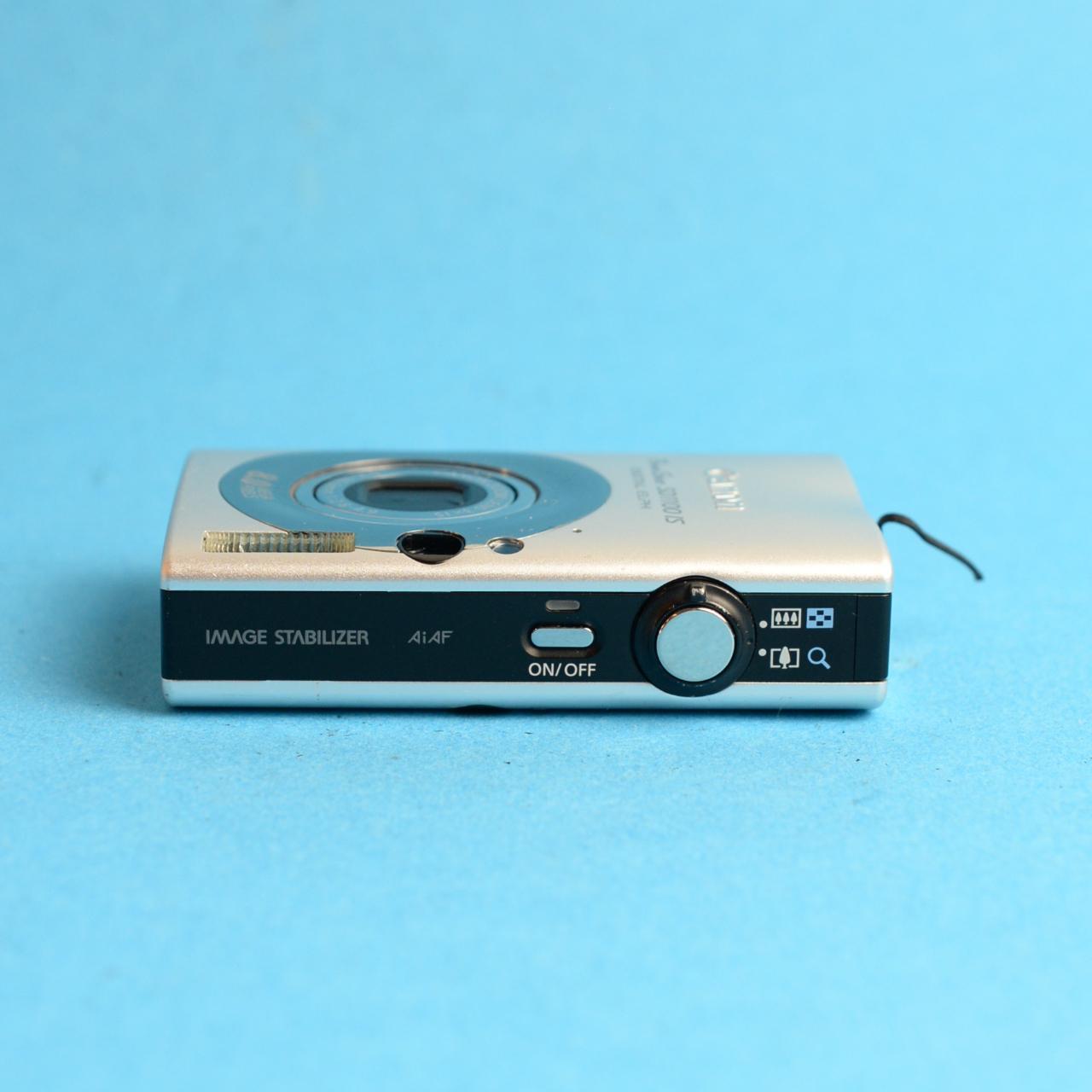 Canon PowerShot SD1100 IS Digital Camera | 8MP | Tested & Working | Silver