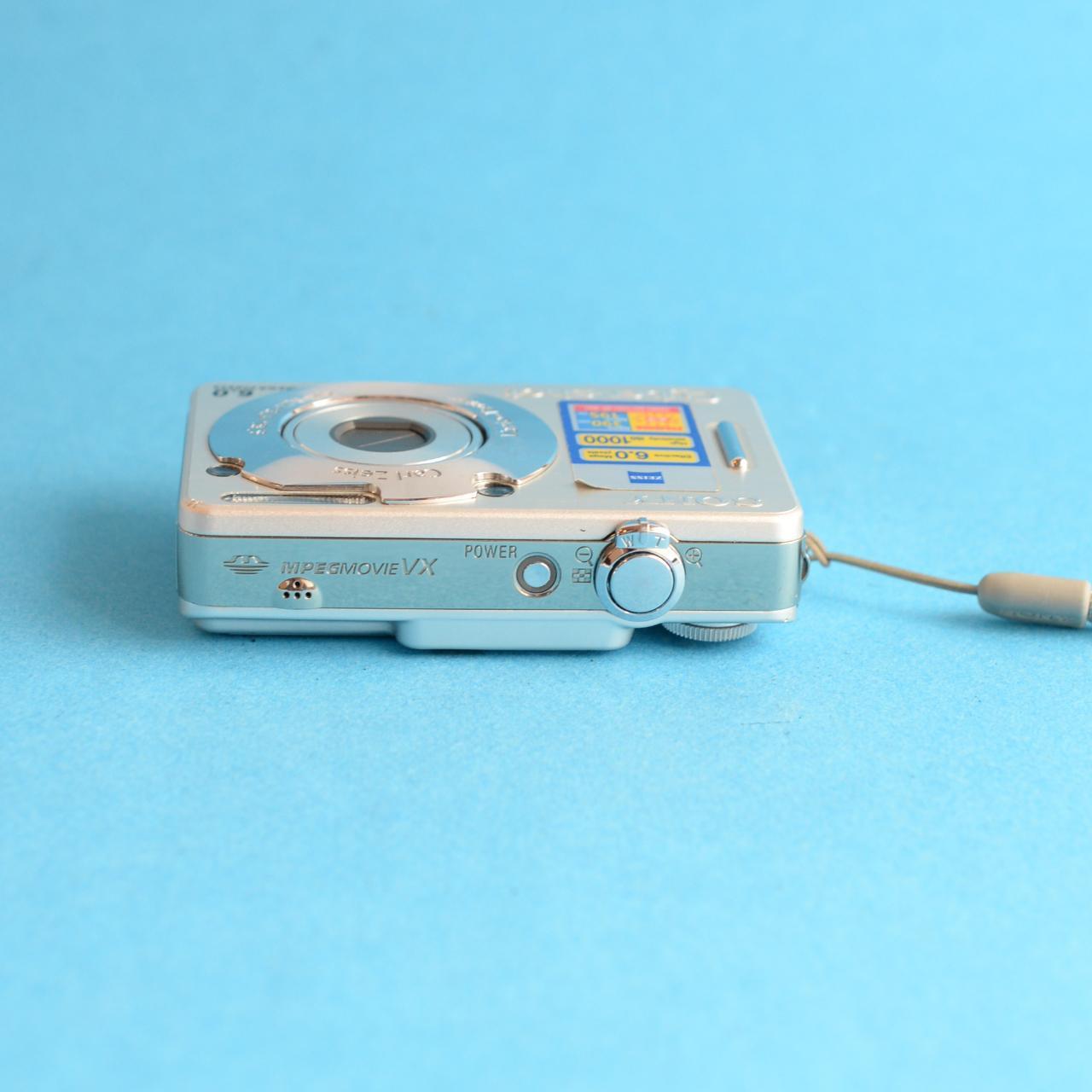 Sony Cyber-shot DSC-W50 Digital Camera | 6MP | Tested & Working | Silver