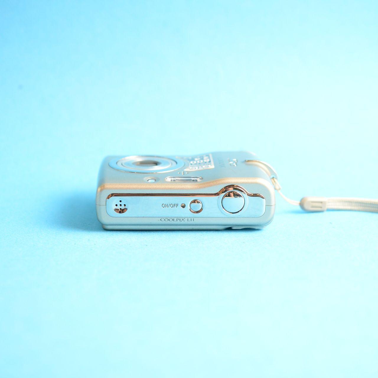 Nikon Coolpix L11 Digital Camera | 6.0MP | Tested & Working | Silver