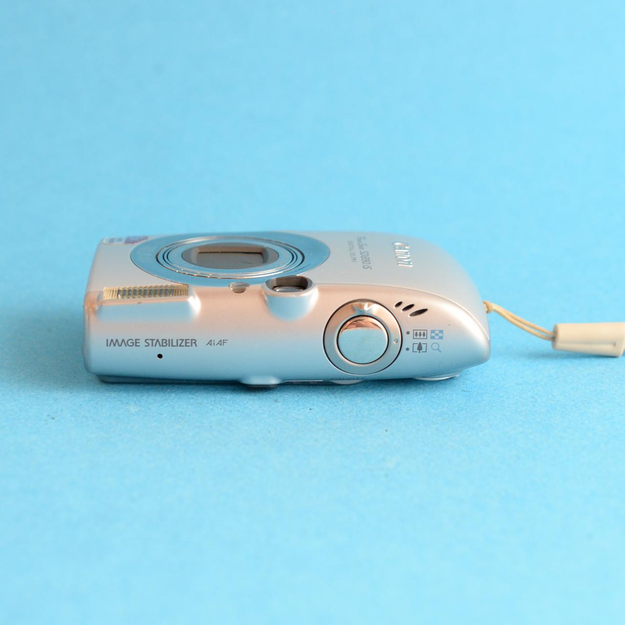 Canon PowerShot SD890 IS Digital Camera | 10MP | Tested & Working | Silver