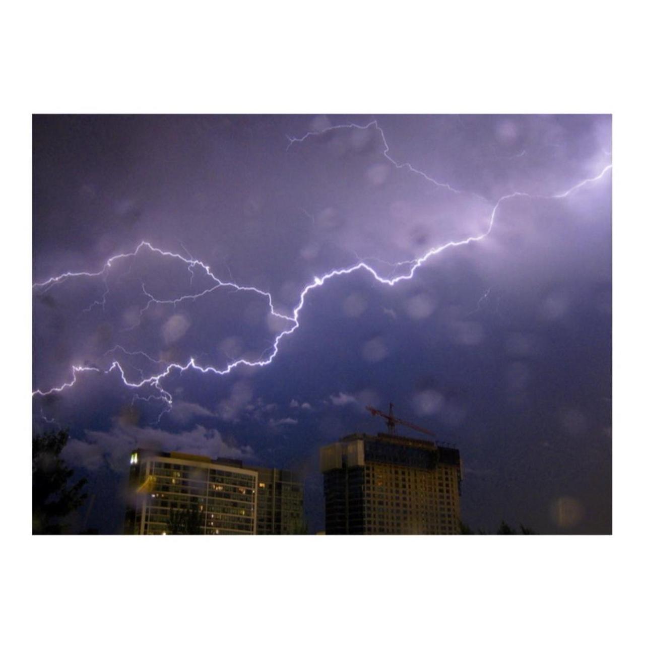 Canon PowerShot SD1100 IS Digital Camera | 8MP | Tested & Working | Burgundy Brown