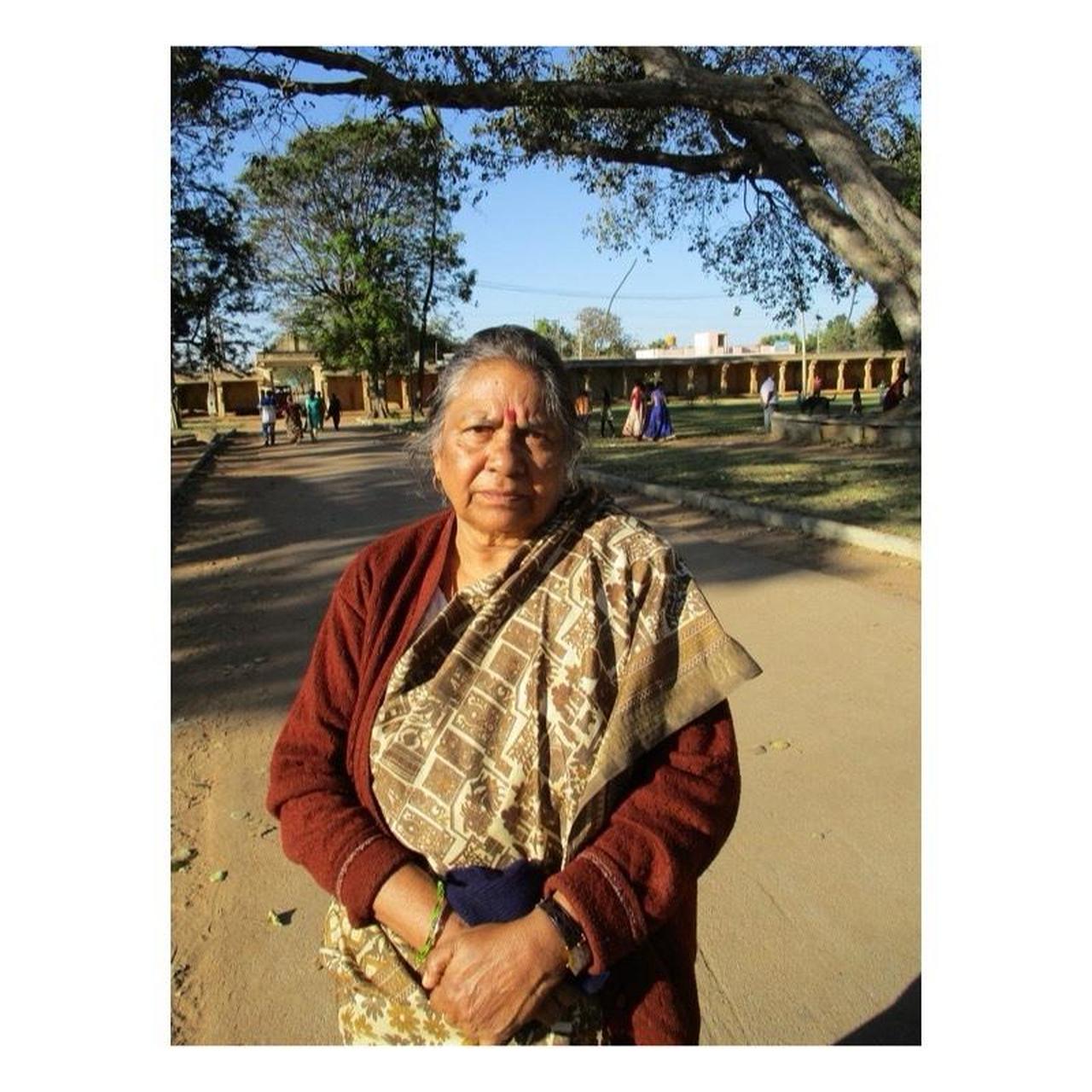 Canon IXUS 185 aka ELPH 180 Digital Camera | 20MP | Tested & Working | Black