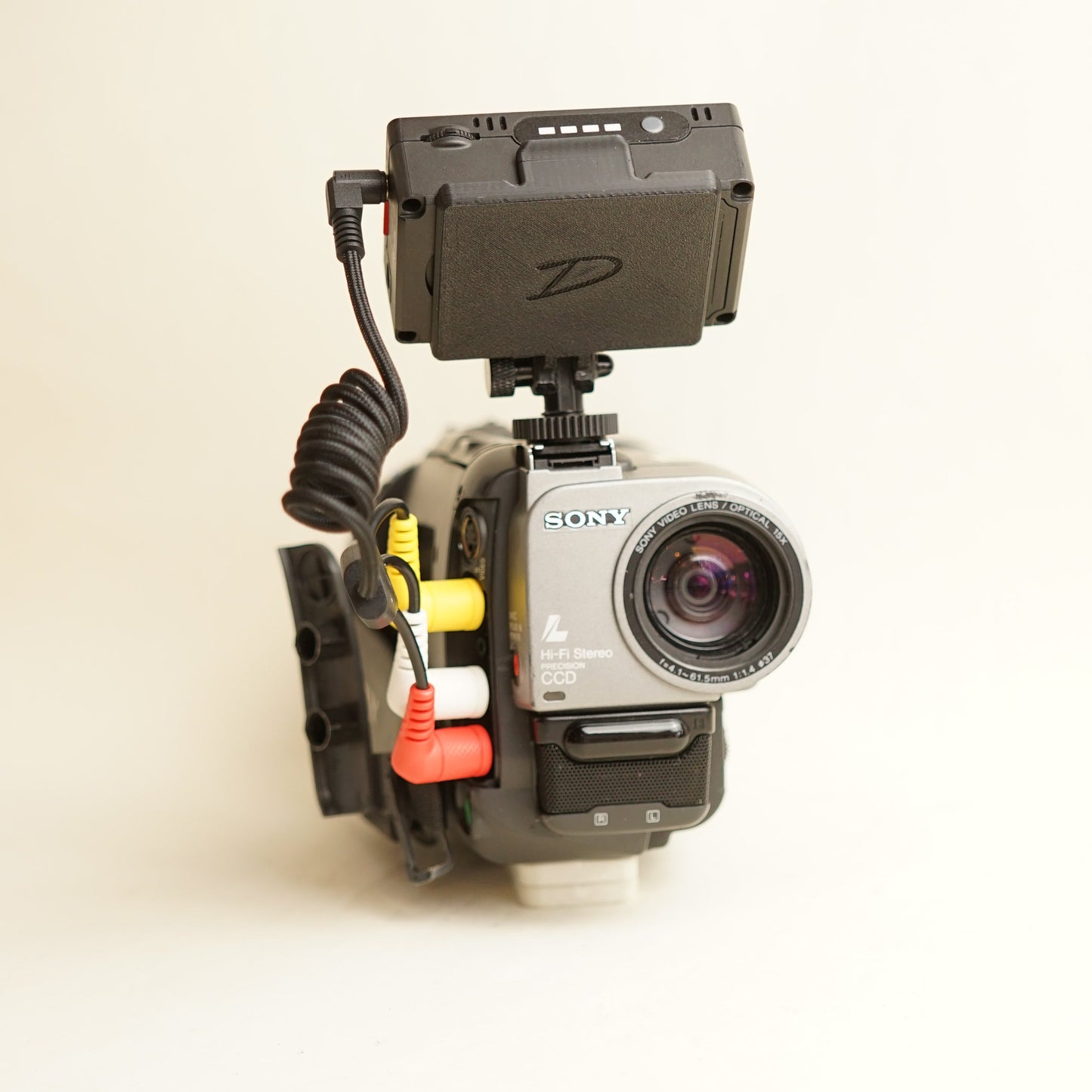Sony Handycam CCD-TR930 Camcorder