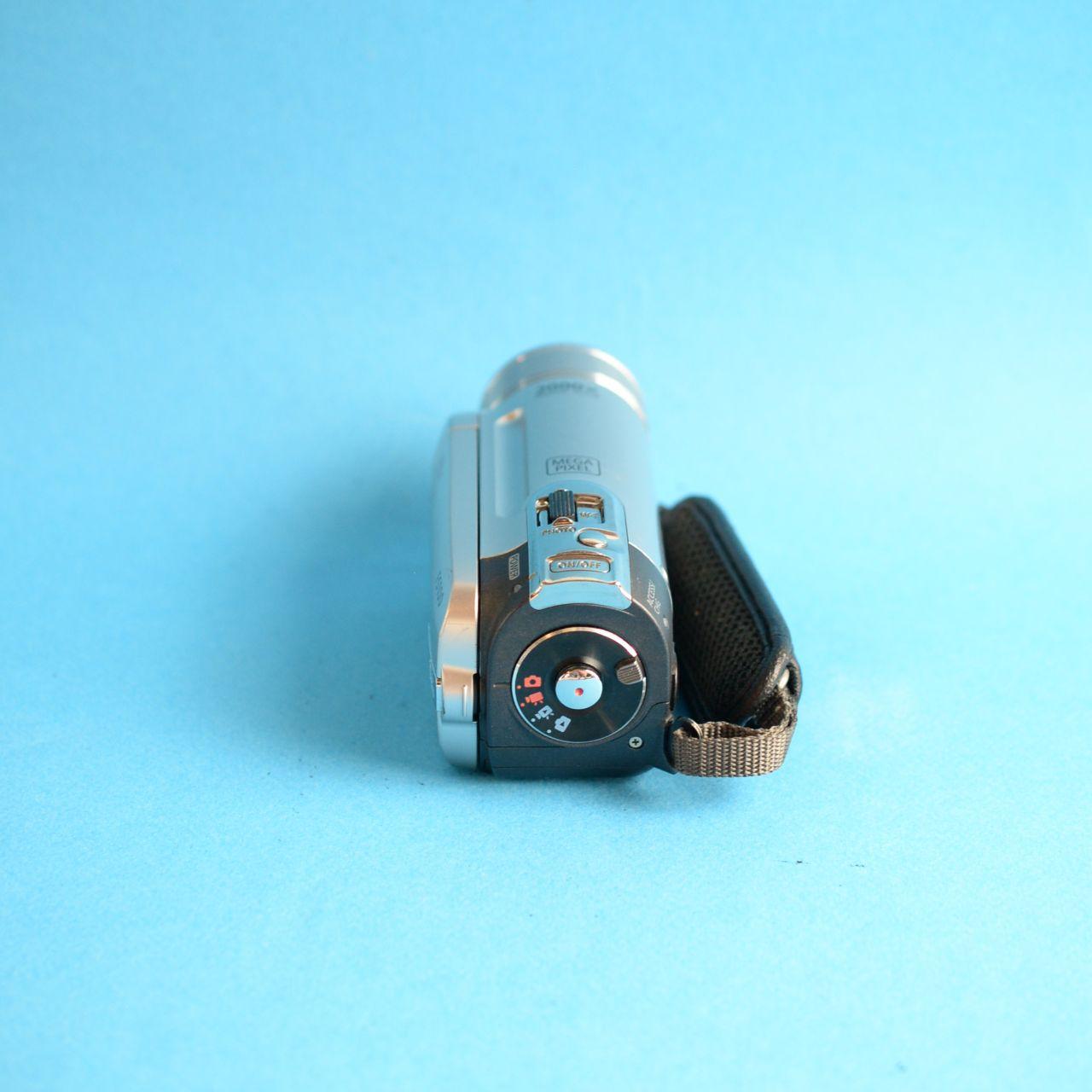 Canon FS100 Digital Camcorder | Tested & Working | Silver