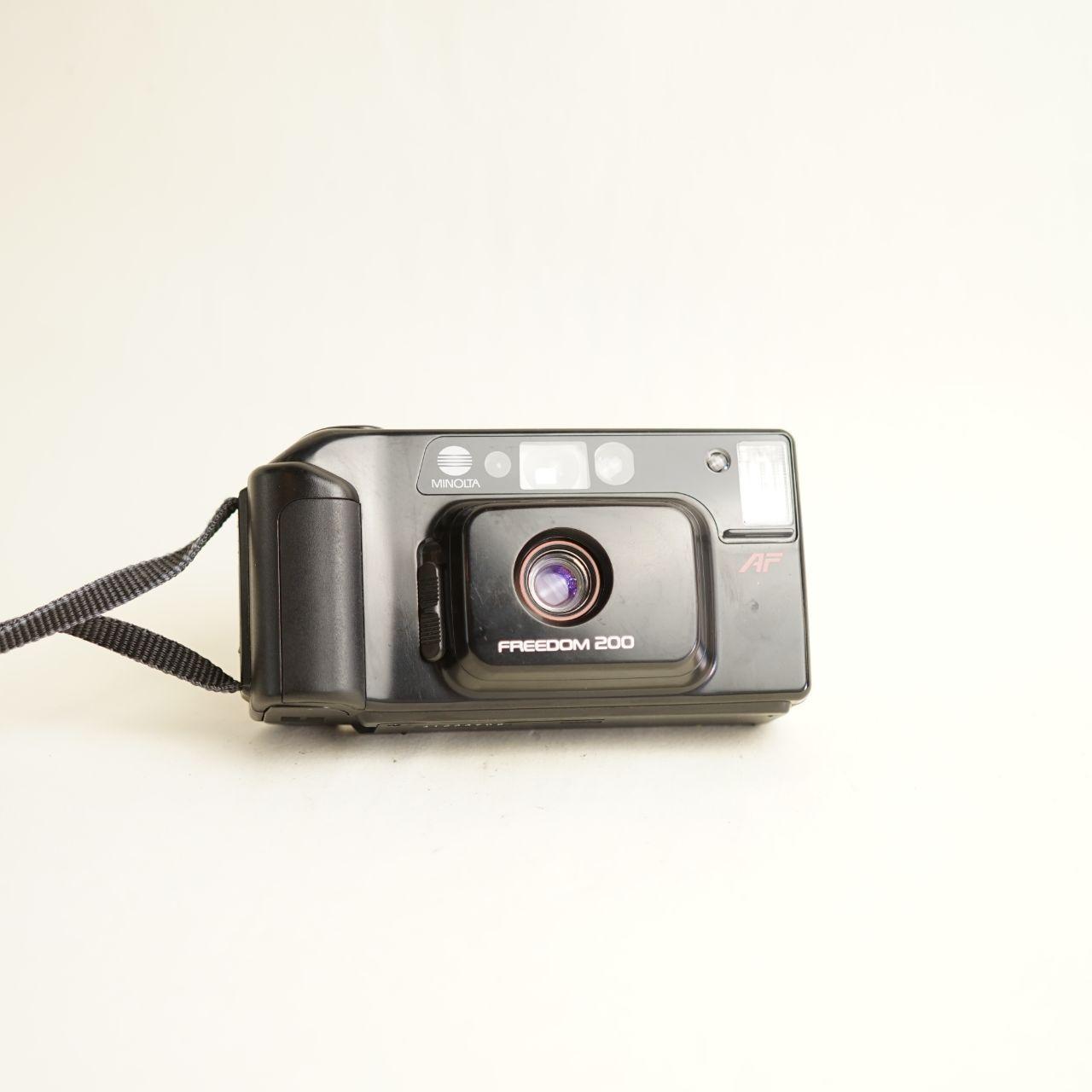 Minolta Freedom 200 Film Camera | 35mm Point & Shoot | Tested & Working | Black