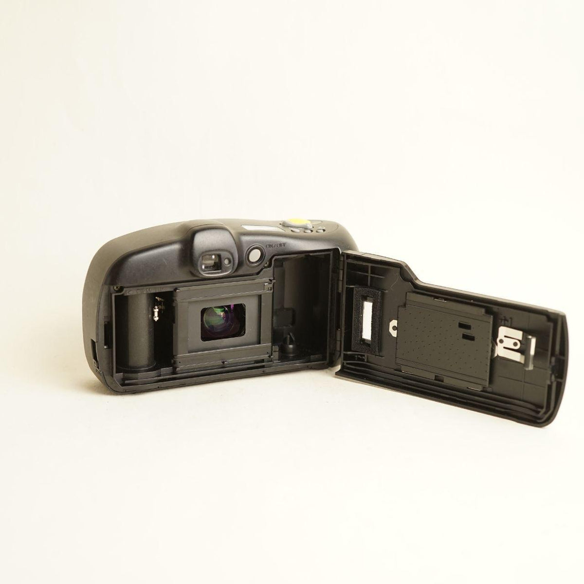 Minolta Freedom Action Zoom Film Camera | 35mm Point & Shoot | Tested & Working | Black