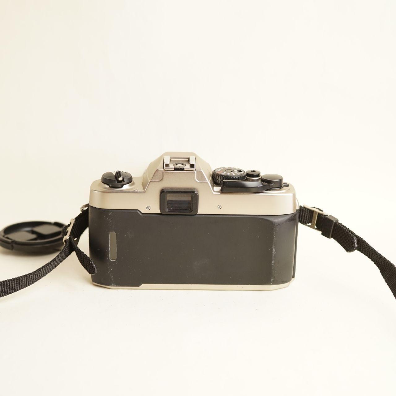 Nikon FM10 シルバー フィルムカメラ Nikon FM10 35mm Film Camera