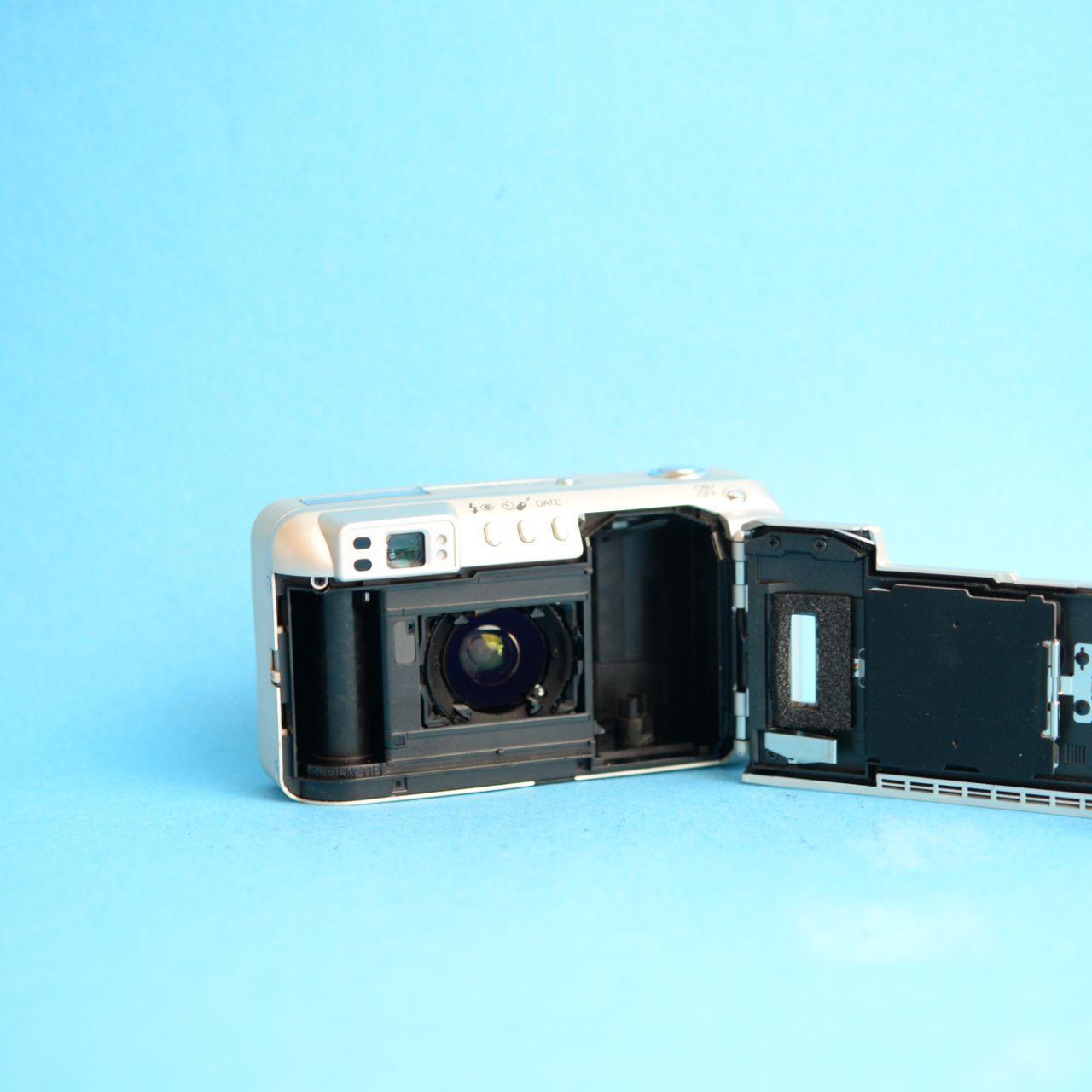 Minolta Freedom Zoom 140 Date Film Camera | 35mm Point & Shoot | Read Description | Silver