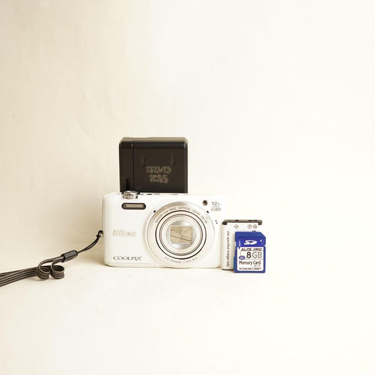 Nikon Coolpix S6800 Digital Camera | 16.0MP | Read Description | White