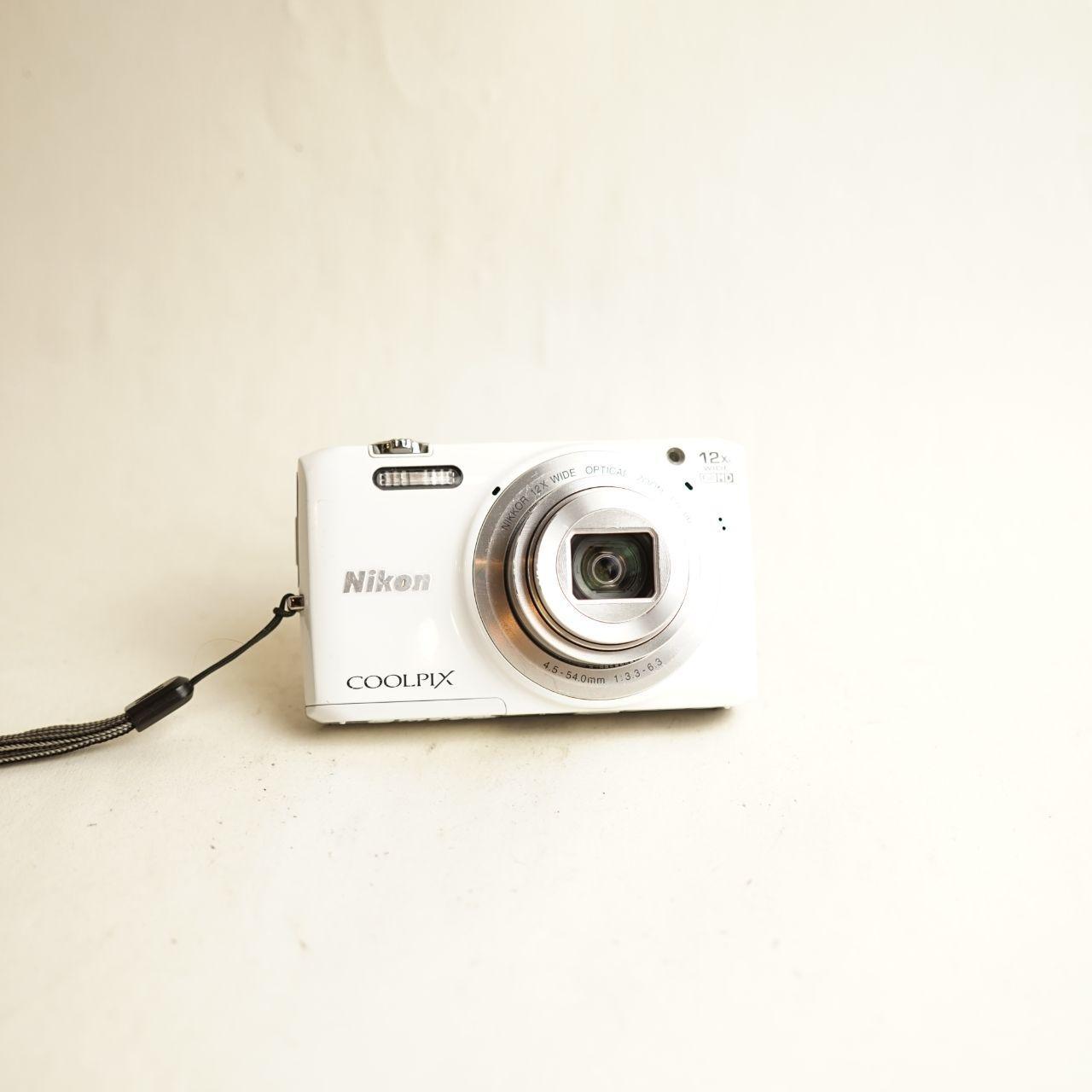 Nikon Coolpix S6800 Digital Camera | 16.0MP | Read Description | White