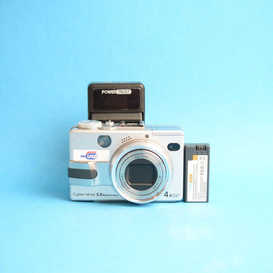 Sony Cyber-shot DSC-V1 Digital Camera | 5.0MP | Tested & Working | Silver
