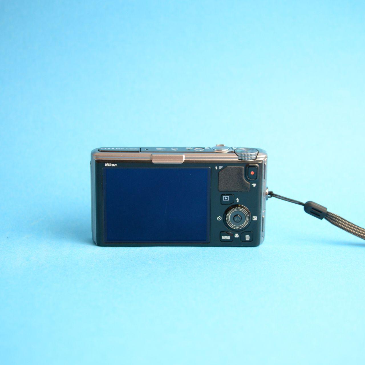 Nikon Coolpix S9500 Digital Camera | 18.1MP | Tested & Working | Silver