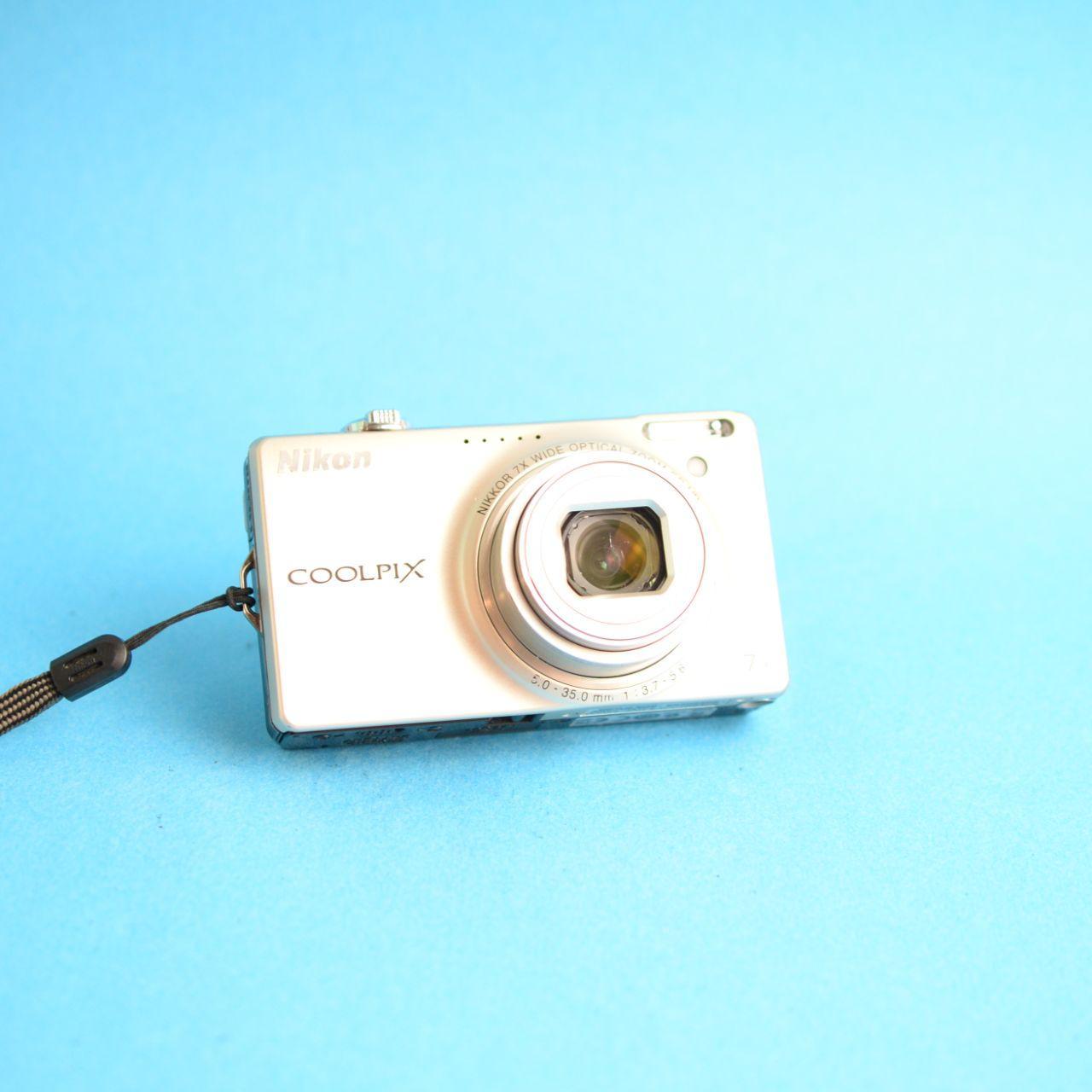 Nikon Coolpix S6000 Digital Camera | 14.2MP | Tested & Working | Silver