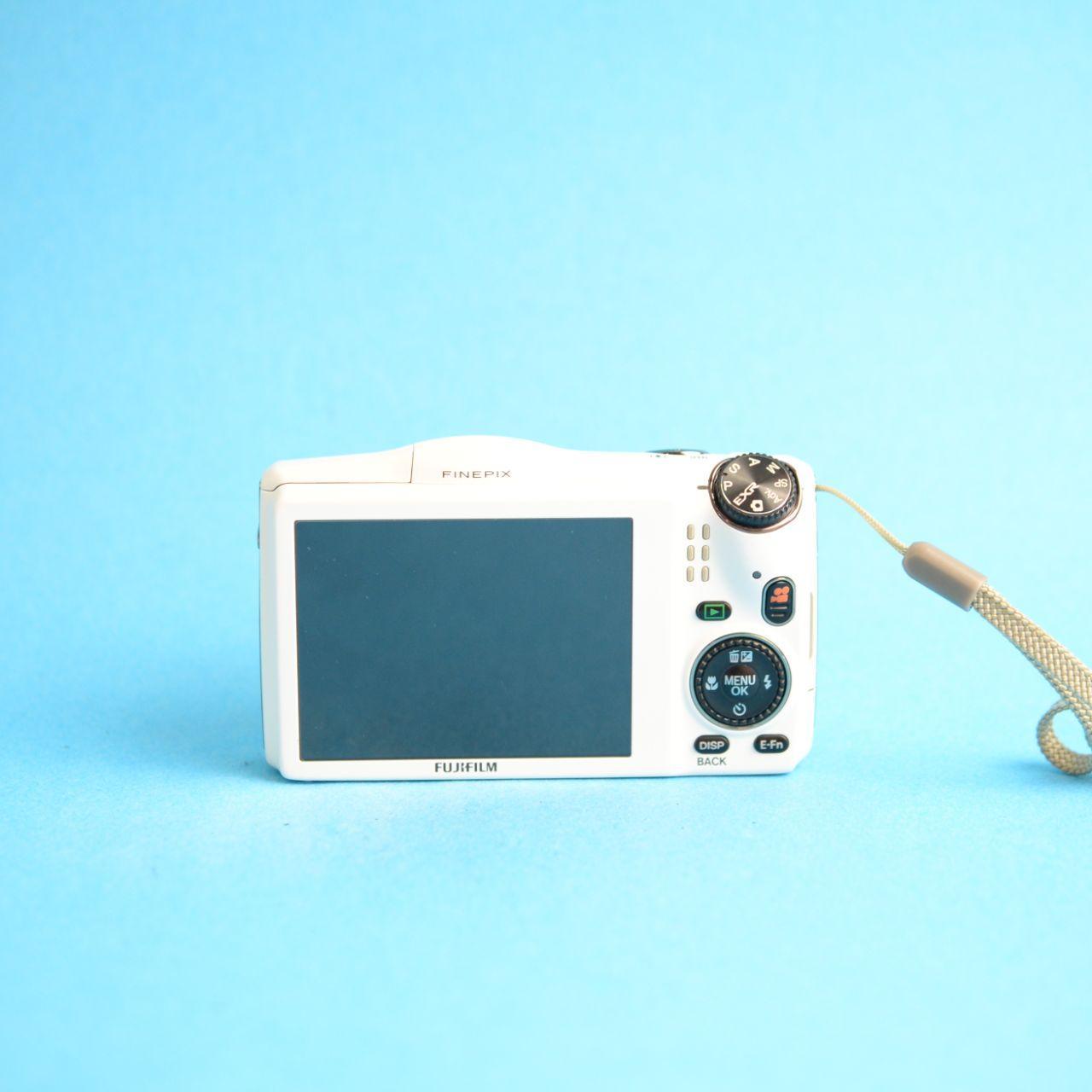 Fujifilm FinePix F850EXR Digital Camera | 16MP | Read Description | White