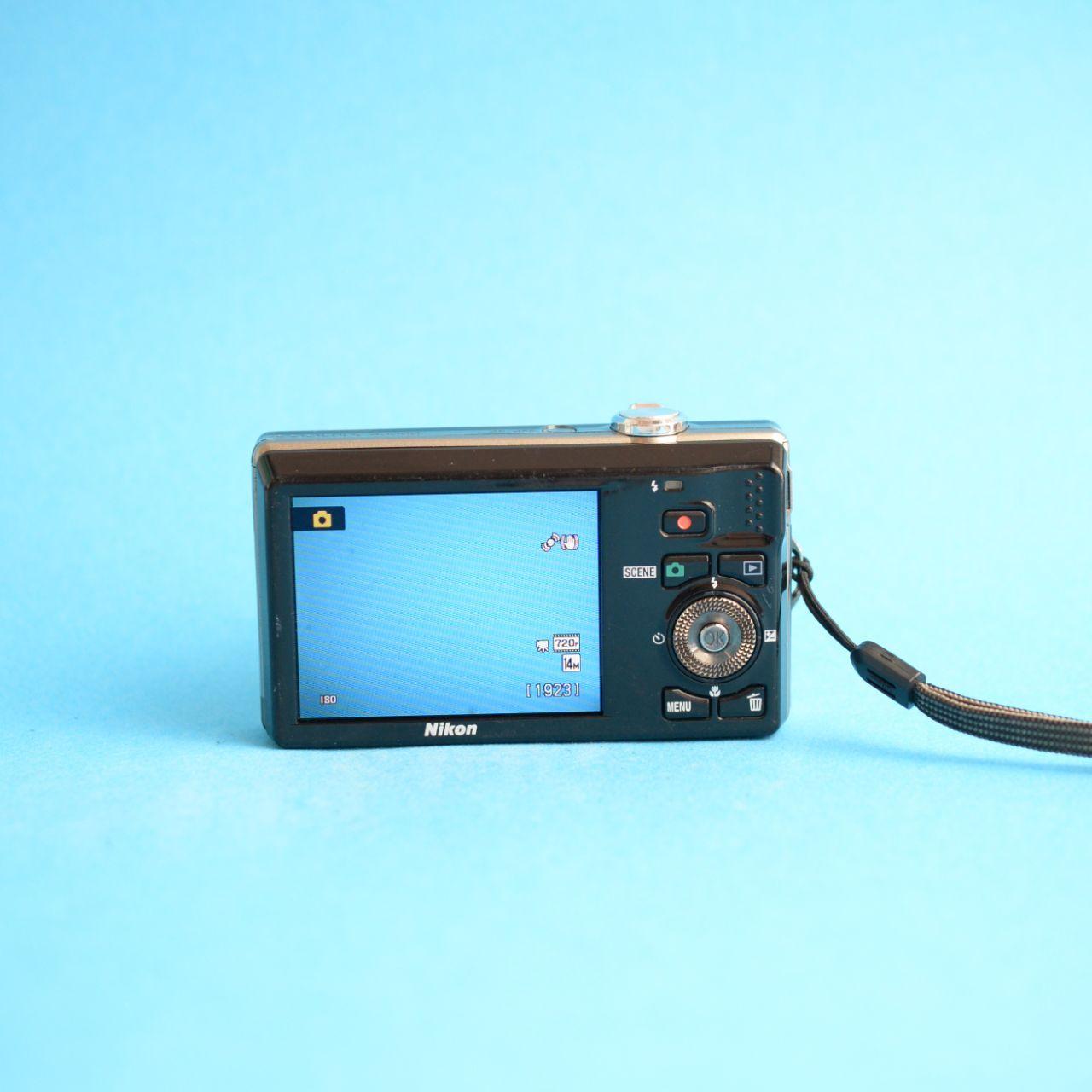 Nikon Coolpix S6000 Digital Camera | 14.2MP | Tested & Working | Silver