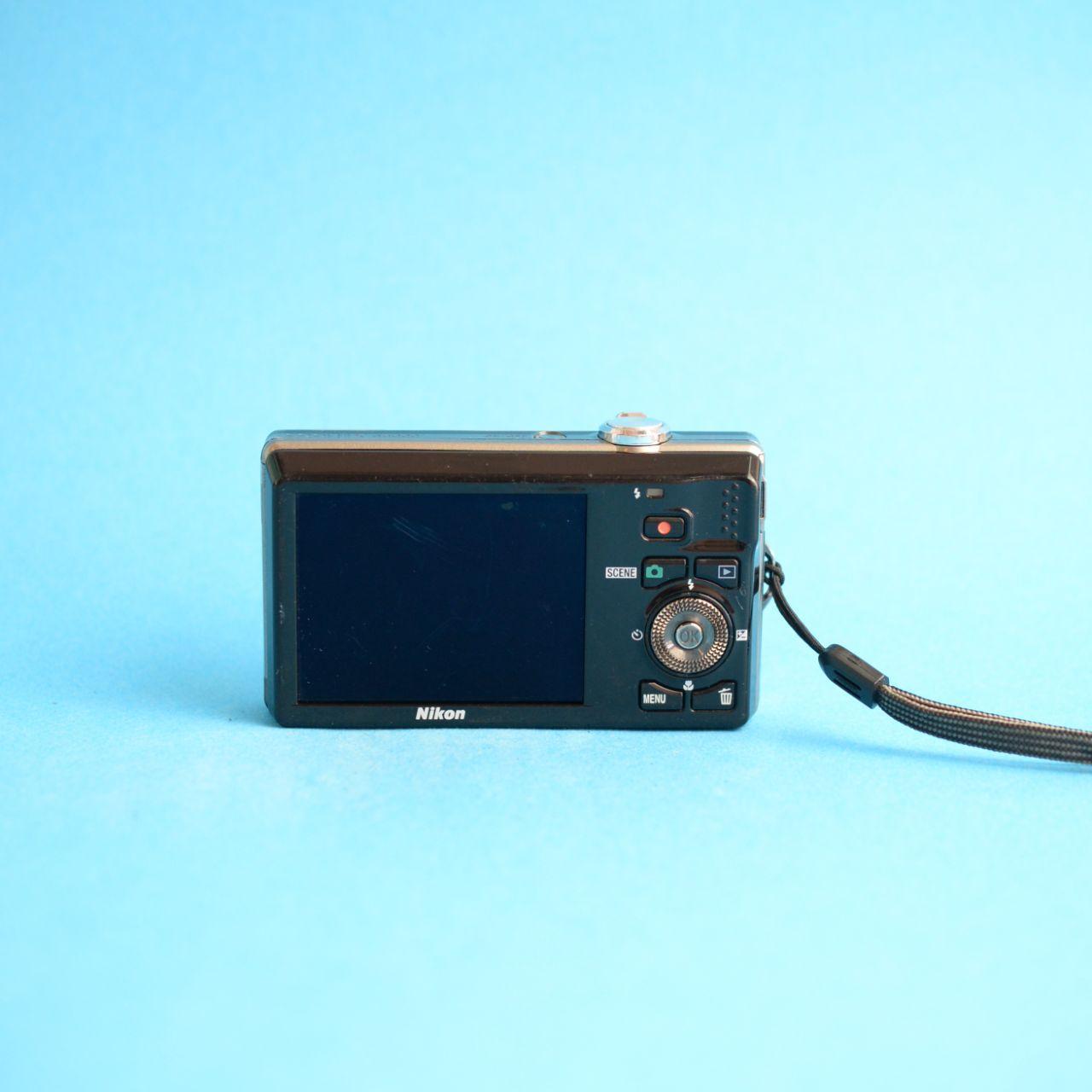 Nikon Coolpix S6000 Digital Camera | 14.2MP | Tested & Working | Silver
