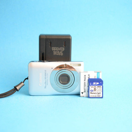 Canon PowerShot SD1300 IS Digital Camera | 12.1MP | Read Description | Silver