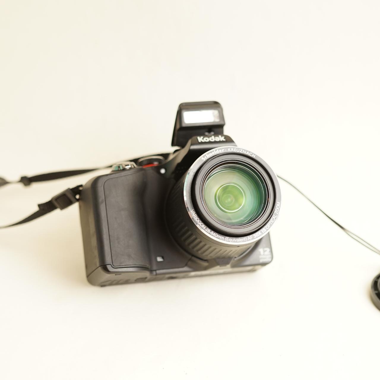 Kodak EasyShare Max Z990 Digital Camera | 12.0MP | Tested