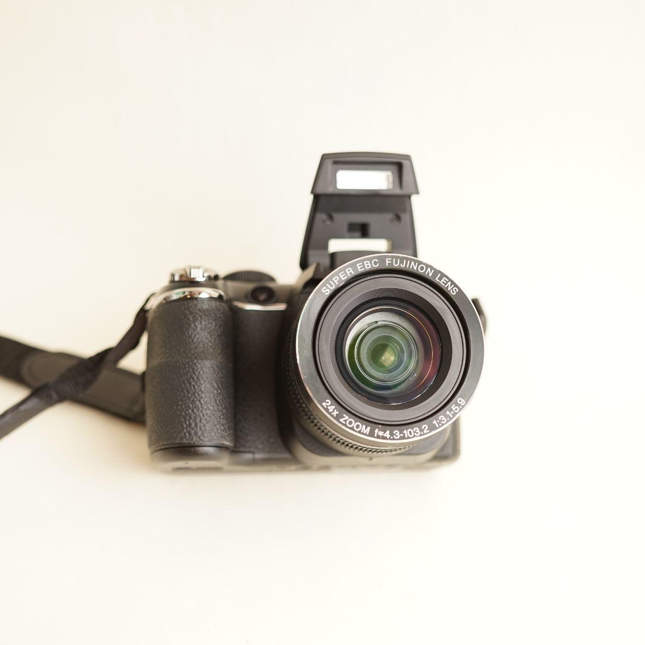 Fujifilm FinePix S4250WM Digital Camera | 14.0MP | Tested & Working | Black