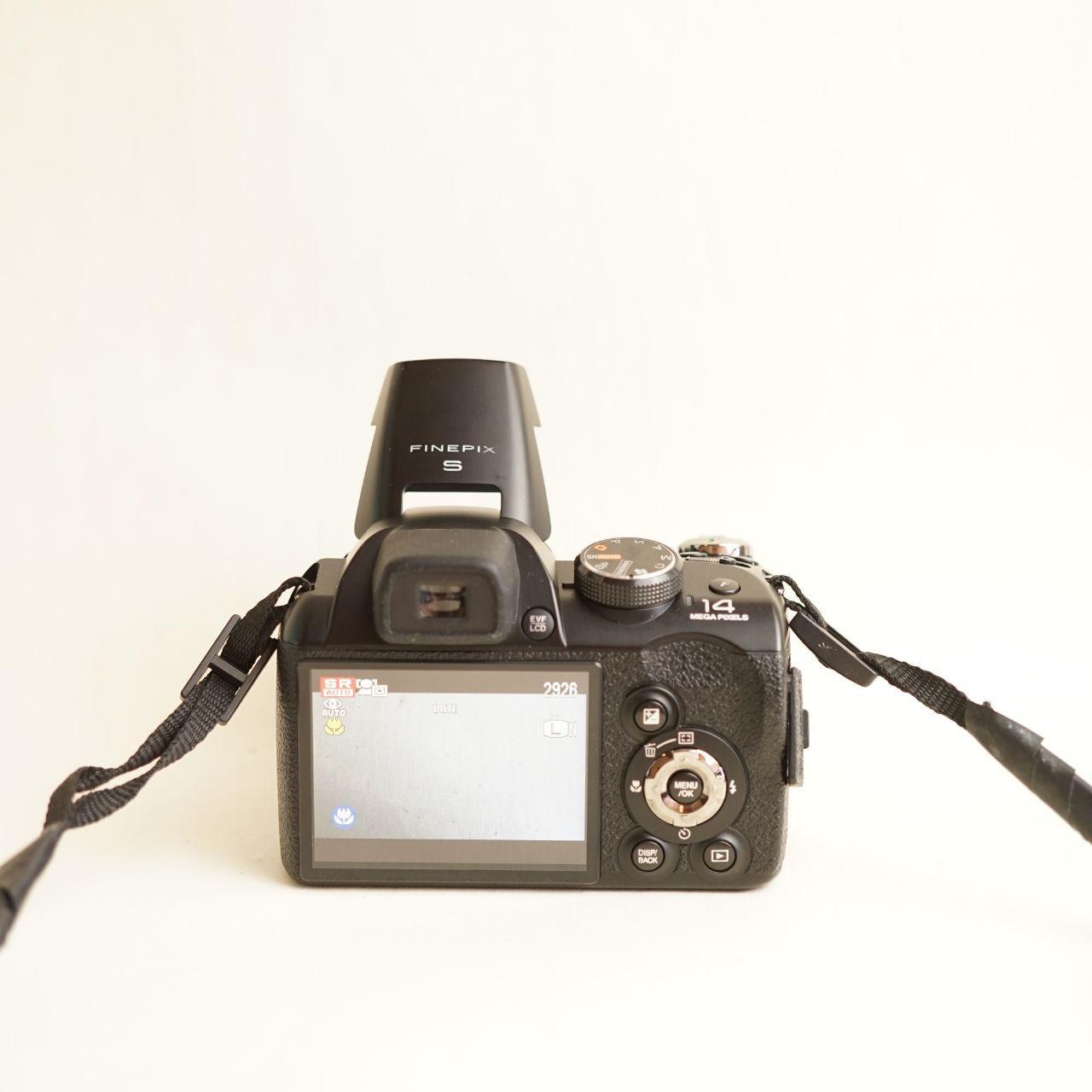 Fujifilm FinePix S4250WM Digital Camera | 14.0MP | Tested & Working | Black
