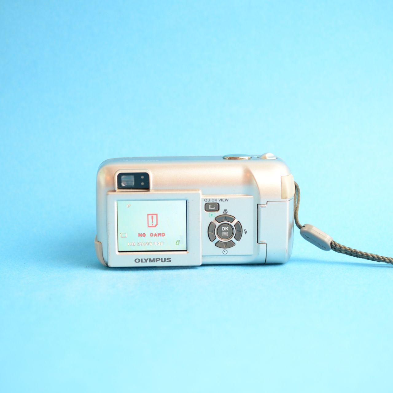 Olympus Camedia D-560 Zoom Digital Camera | 3.2MP | Tested & Working | Silver