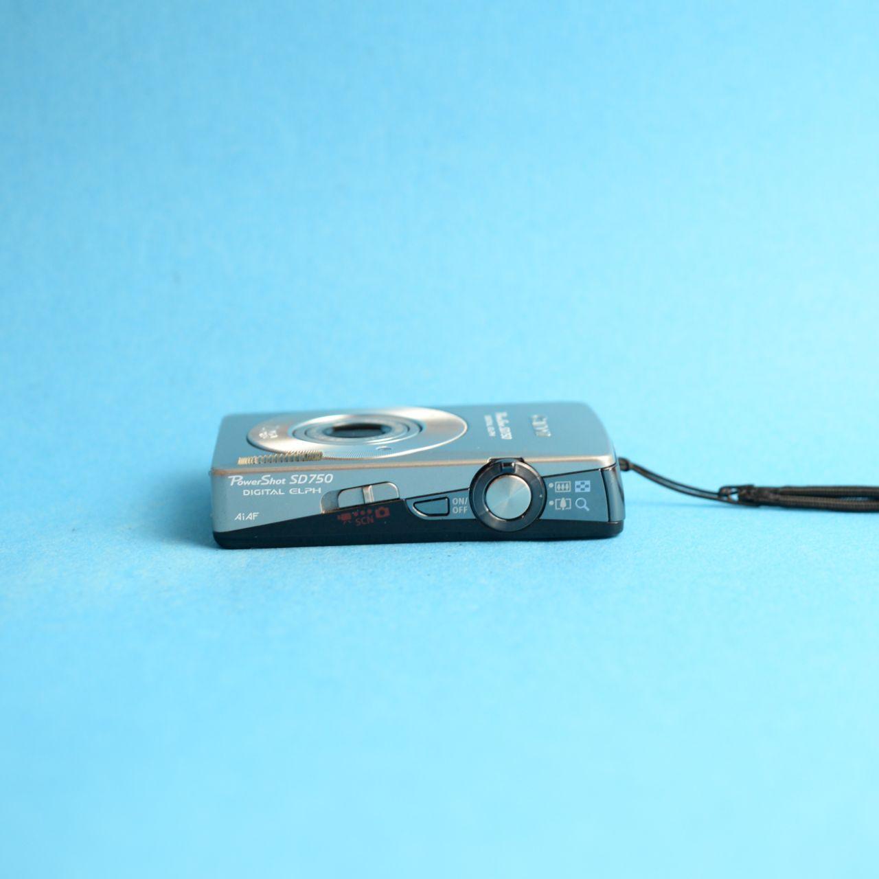 Canon PowerShot SD750 Digital Camera | 7.1MP | Tested & Working | Silver