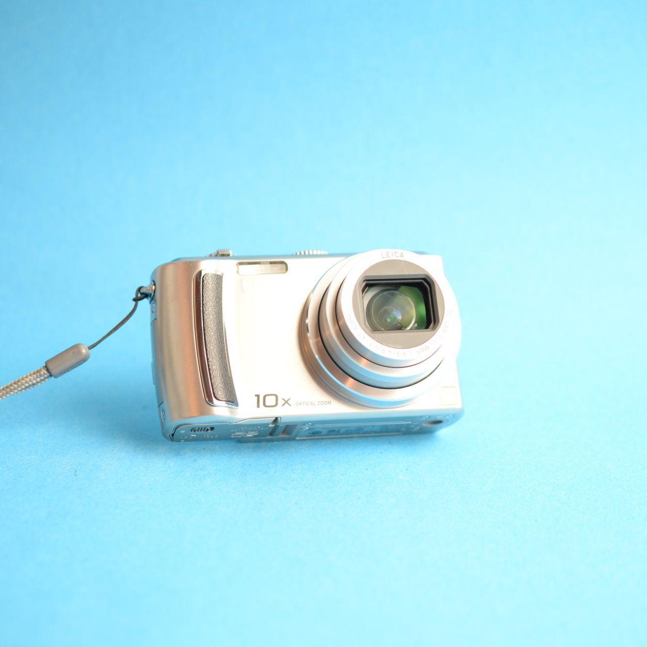 Panasonic Lumix DMC-TZ5 Digital Camera | 9.1MP | Read Description | Silver