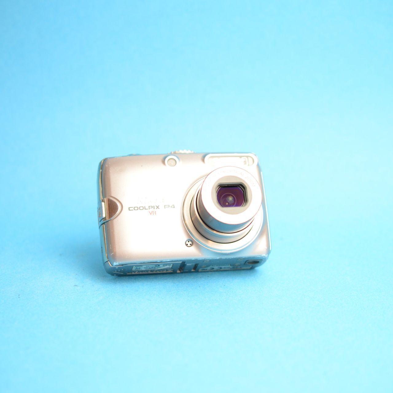 Nikon CoolPix P4 Digital Camera | 8.1MP | Tested & Working | Silver