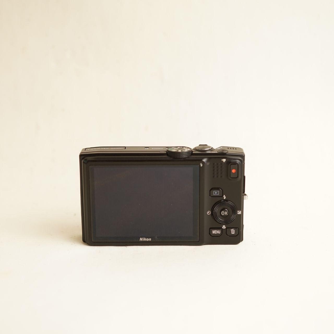 Nikon Coolpix S8200 Digital Camera | 16.1MP | Read Description | Black