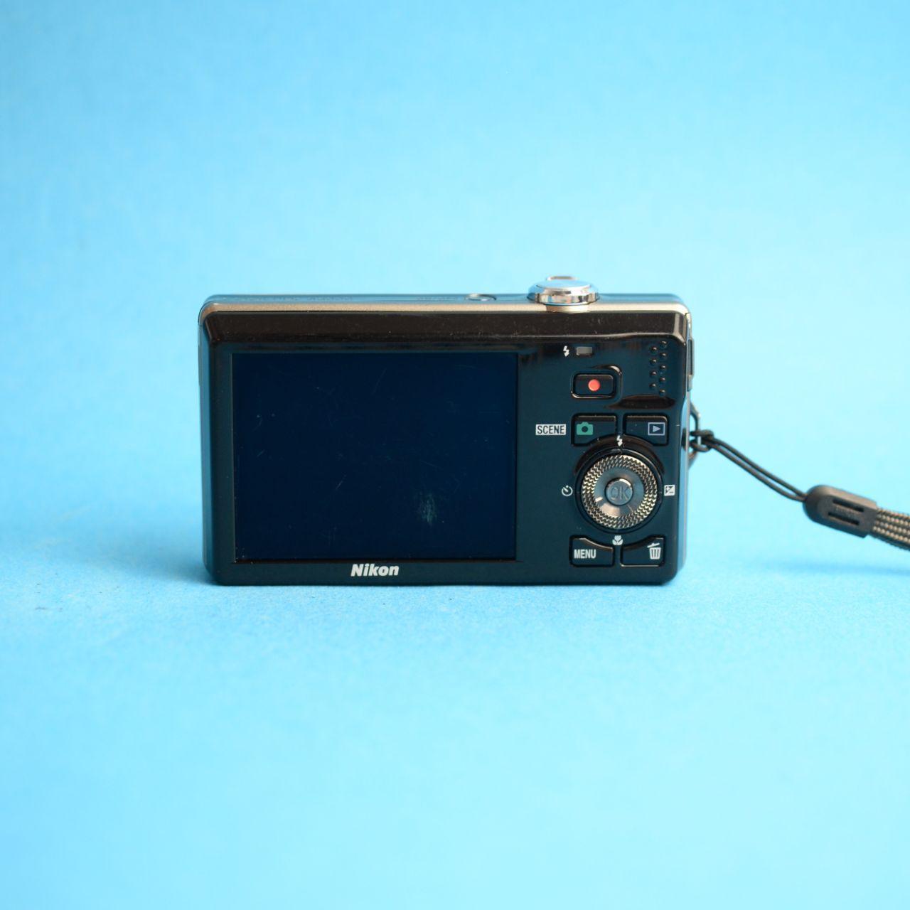 Nikon Coolpix S6000 Digital Camera | 14.2MP | Read Description | Silver