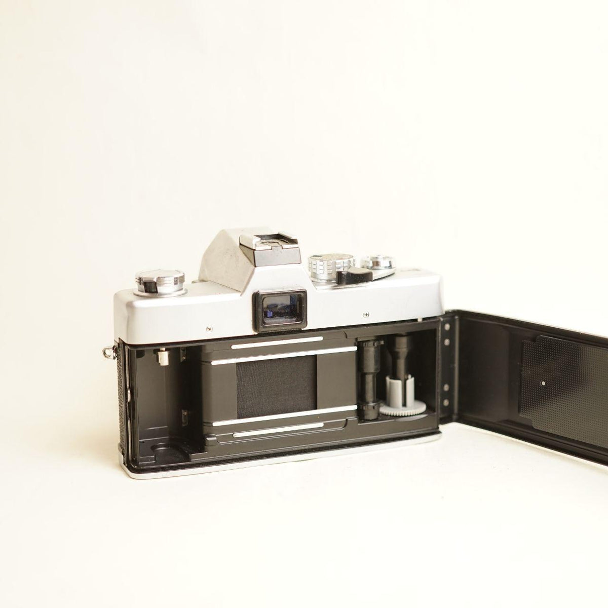 Minolta SRT201 35mm Film Camera | 28mm f/2.8 Lens | CLA’d