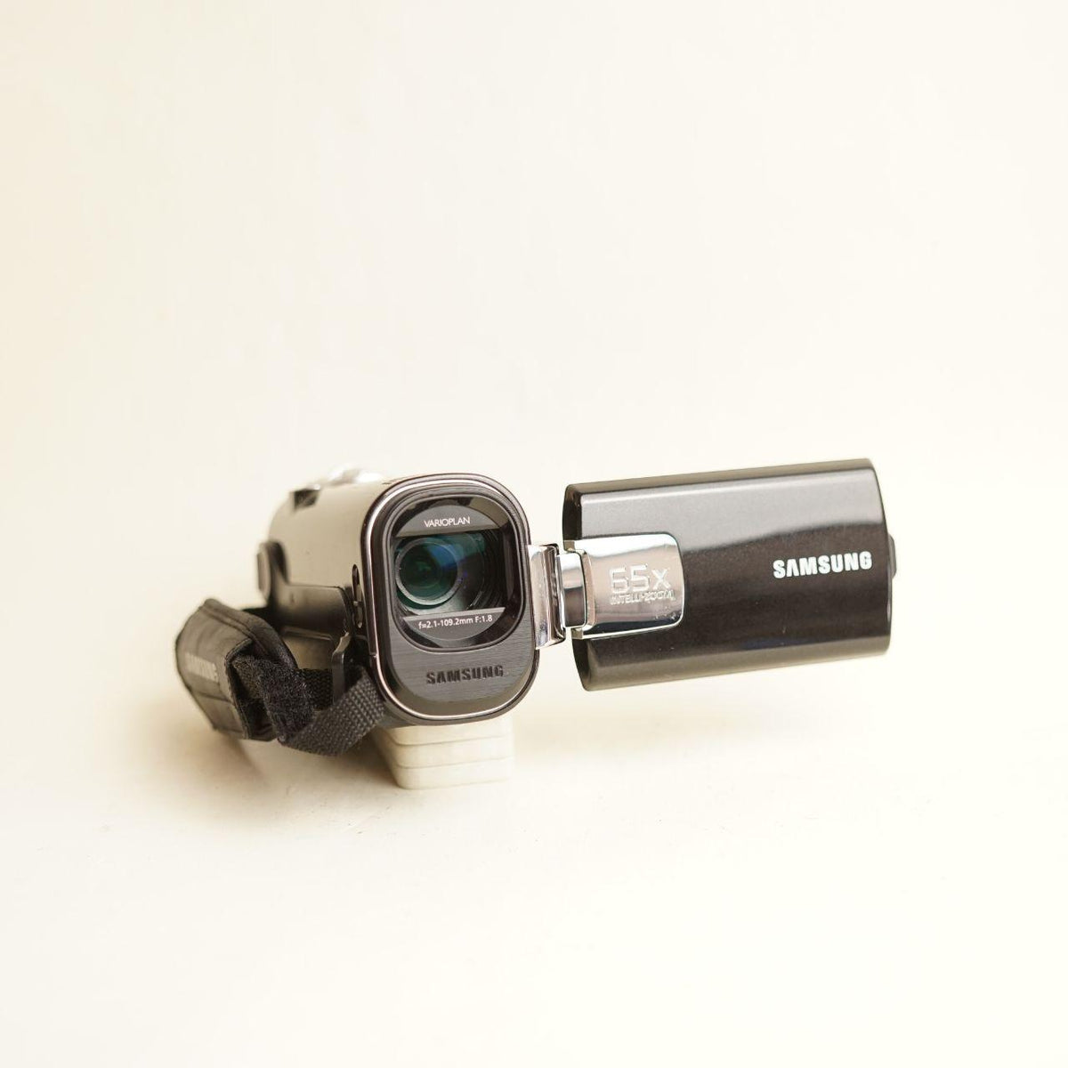 Samsung SMX-F43BN/XAA Digital Camcorder | 8GB Built-In Memory | Tested & Working | Black