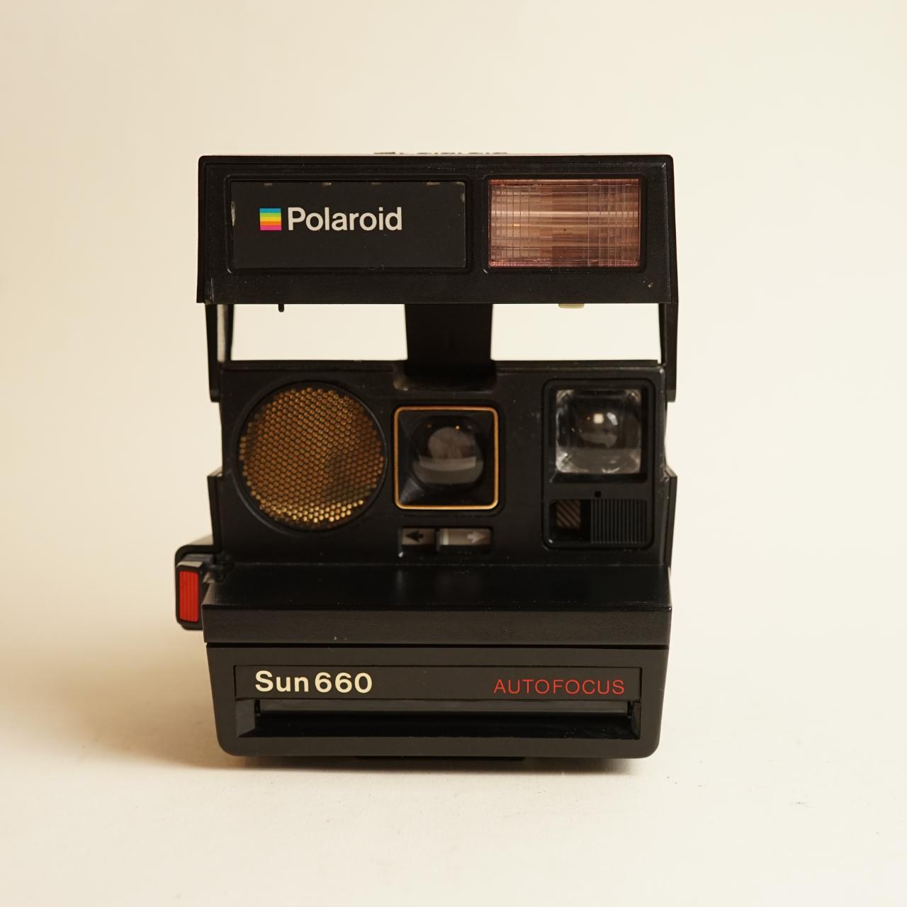 Polaroid Sun 660 Instant Film Camera | Read Description | Black