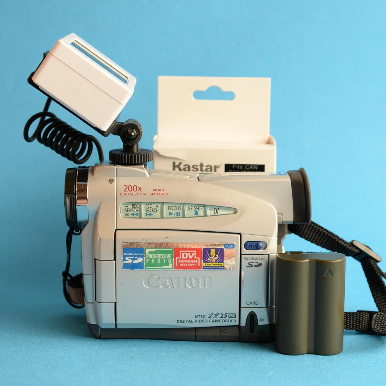 Canon ZR25 Digital Camcorder with Tapeless Accessories | Camcorder | Tested & Working | Silver