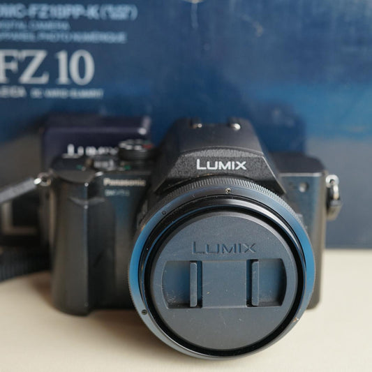 Panasonic LUMIX DMC- FZ10 Digital Camera | 4MP | Tested & working | Black