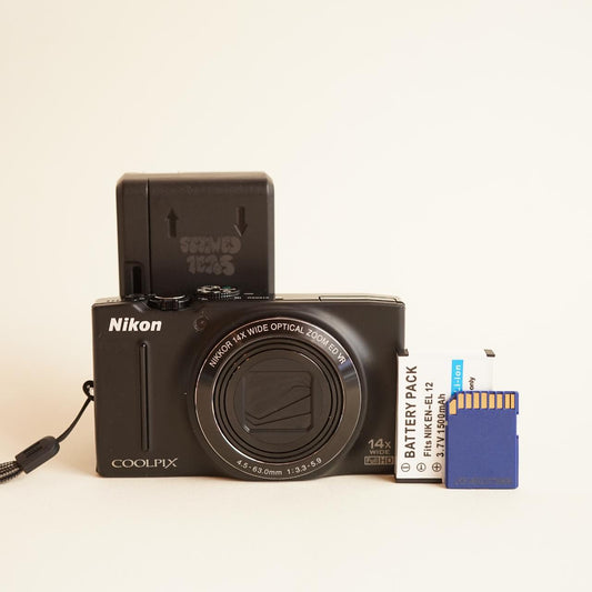 Nikon Coolpix S8200 Digital Camera | 16.1MP | Tested & Working | Black