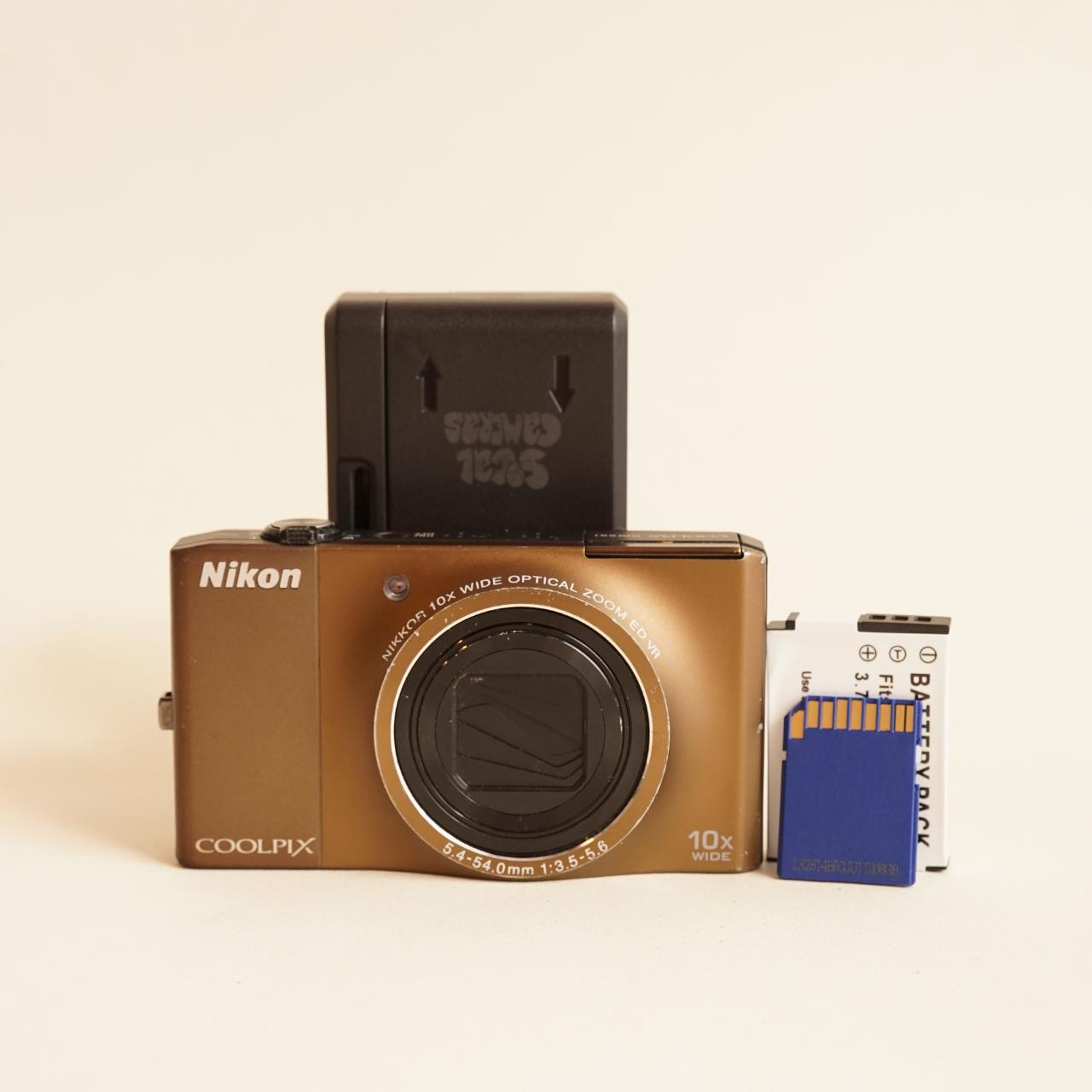 Nikon Coolpix S8000 Digital Camera | 14.2MP | Read Description | Brown