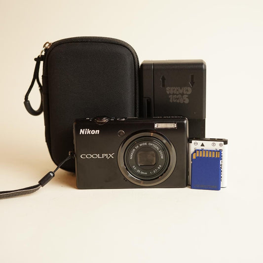 Nikon Coolpix S570 Digital Camera | 12.0MP | Tested & Working | Black