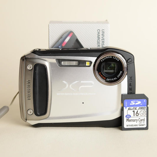 Fujifilm FinePix XP100 | 12MP Digital camera | Silver