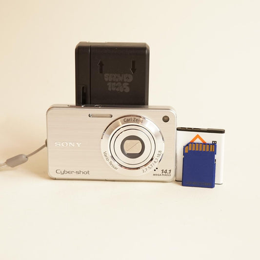 Sony Cyber-shot DSC-W560 Digital Camera | 14MP | Tested & Working | Silver
