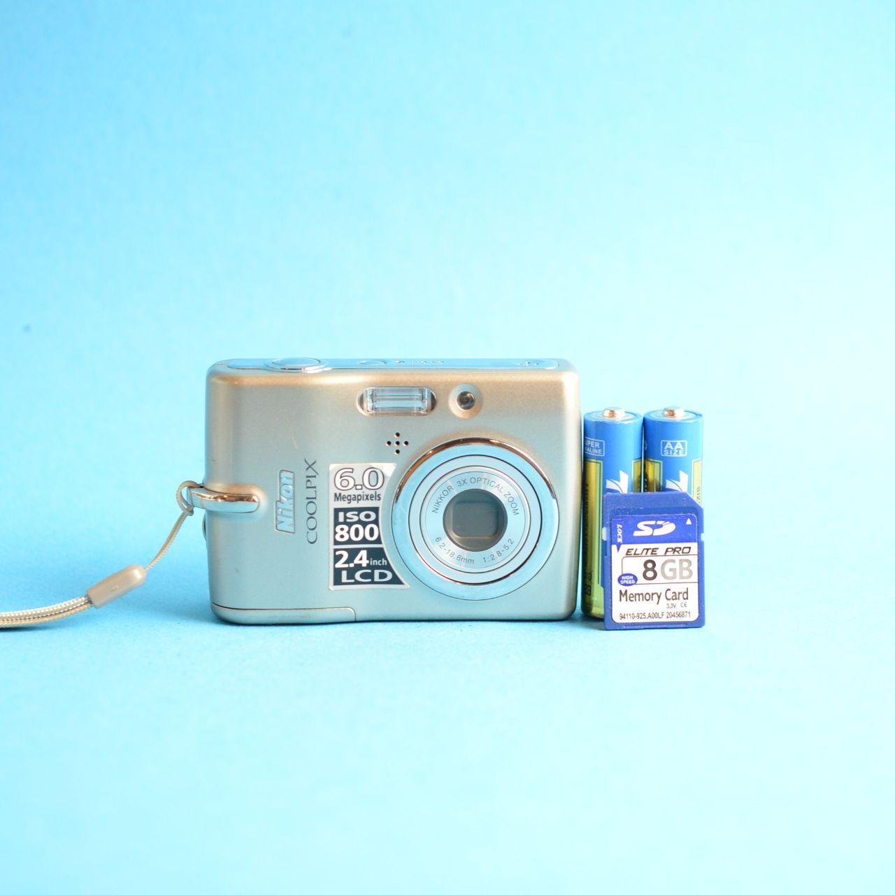 Nikon Coolpix L11 Digital Camera | 6.0MP | Tested & Working | Silver
