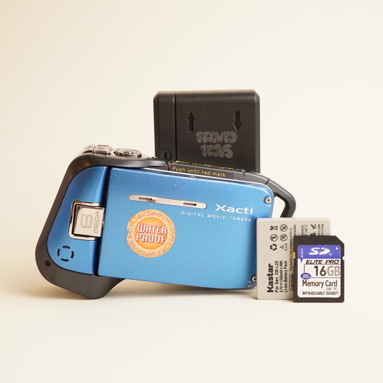 Sanyo VPC-E2 Digital Camcorder | 8MP | Tested & Working | Blue & White
