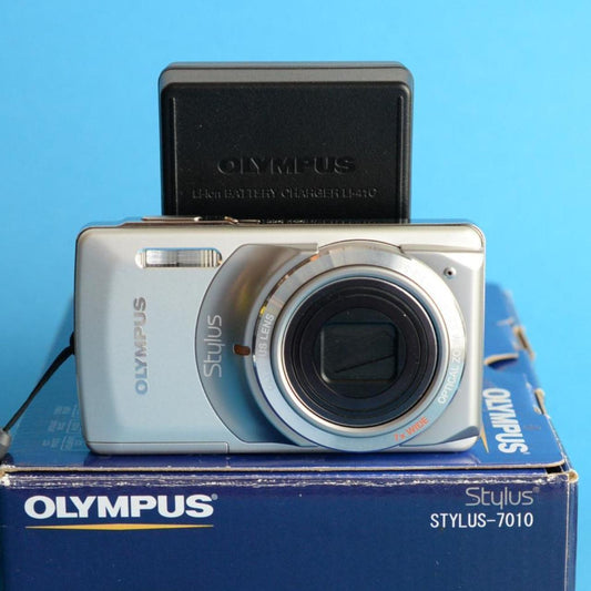 Olympus Stylus-7010 | 12MP Digital Camera | Tested & Working | Silver