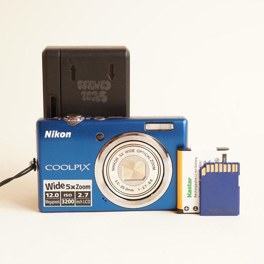 Nikon Coolpix S570 Digital Camera | 12MP | Tested & Working | Blue