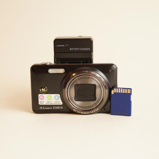 GE E1480W Digital Camera | 14MP | Tested & Working | Silver