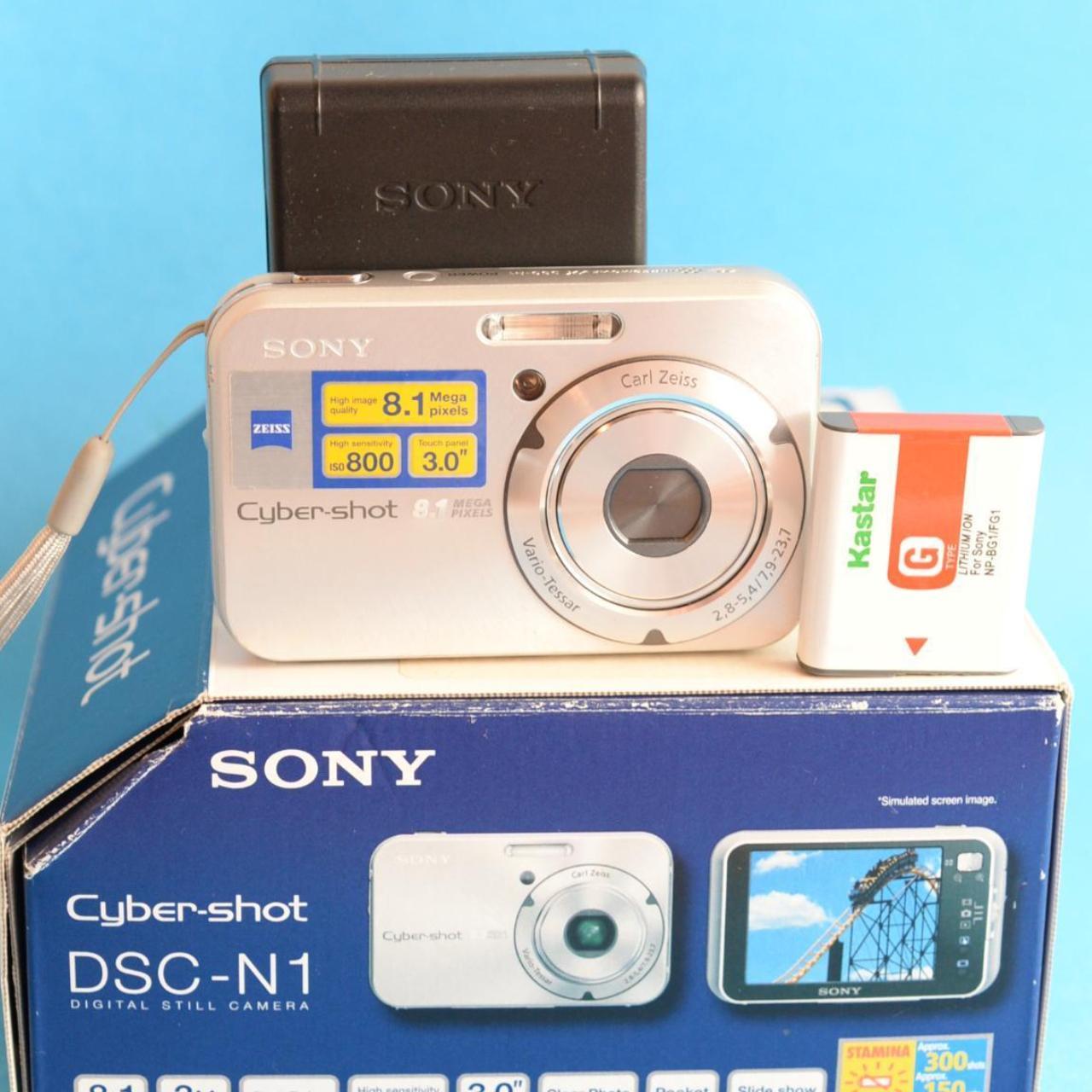 Sony Cyber-shot DSC-N1 Digital Camera | 8MP | Tested & Working | Silver