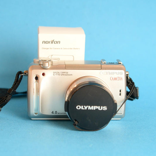 Olympus Camedia C-770 Zoom Digital Camera | 4.0MP | Tested & Working | Silver