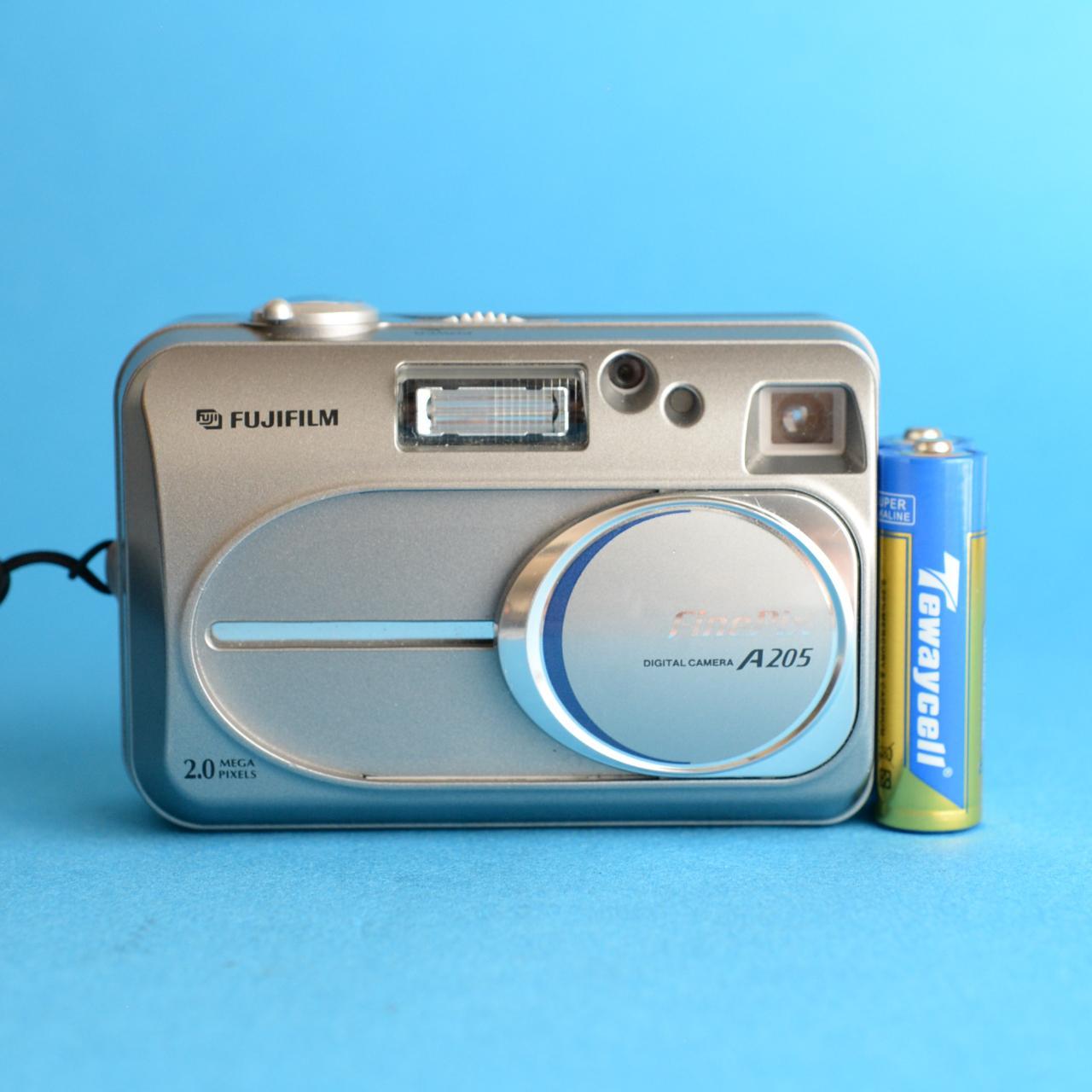 Fujifilm FinePix A205 | 2MP Digital camera | Tested & Working | Silver