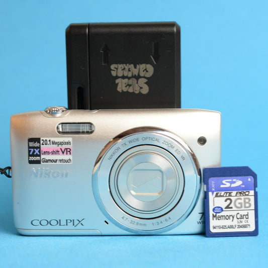 Nikon Coolpix S3500 Digital Camera | 20.1MP | Tested & Working | Silver