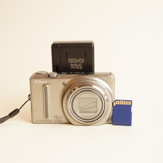 Nikon Coolpix S9050 Digital Camera | 12.1MP | Read Description | Silver